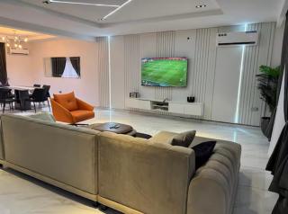 Cozy three bedroom in VI with pool - Lagos - 0