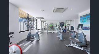Bright CBD 2 bedroom resort-style escape - 7