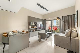 FIRST CLASS 2BR Pool View and near Dubai Mall - 6