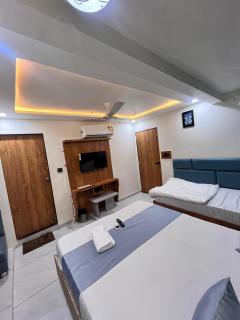 Hotel Skyland - 2