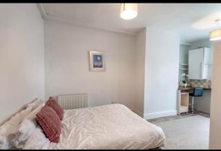 Hollies House - Retford - 4