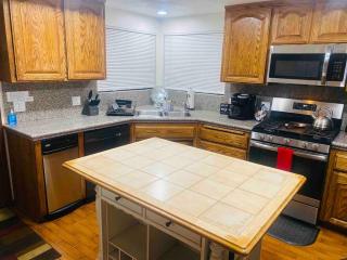 FamilyFavoriteGetaway Sleeps 10 Near SnowTubingPark - - 8