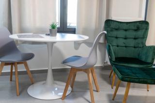 V&V Suite B1 - 8