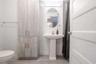 Cozy and Spacious Condo Downtown - Montreal - 6