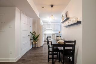 Cozy and Spacious Condo Downtown - 2