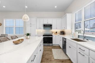 209 Seabreeze Escape- NEW Spacious 5-Bedroom Pool Home home - 2
