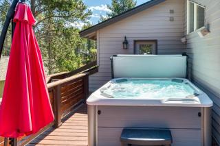 River Meadows by AvantStay Near River w Hot Tub Access to Private Boat Ramp - 5