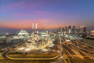 Luxury 2BR in Dubai Marina Balcony, Views, Walk to Metro & Tram - 3