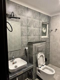 Avalon Luxury 1BR Seven Star - 3