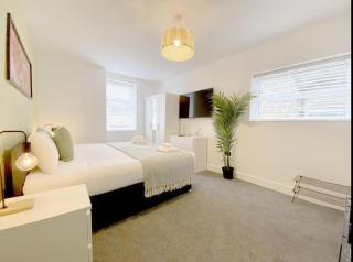 Eleven on Dragon- Room 9 - Harrogate - 2