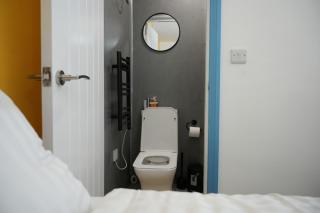6Bed Home in Bolton Ideal for Contractors & Groups - 8