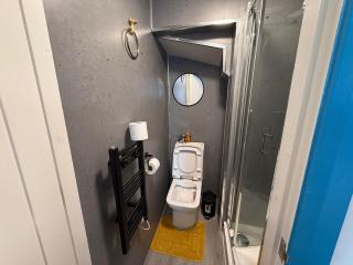6Bed Home in Bolton Ideal for Contractors & Groups - Farnworth - 1