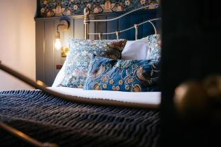 Bronte's Rest - Detached Elegant Cottage in Historic Old Town with Garden - Scarborough - 2