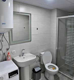 New, Modern & Cozy Apartment - Free Parking - 6