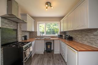 Contractor & Family Full House NEC Bhm Airport Netflix Coffee - Olton - 8