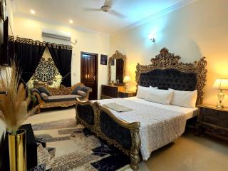 4 Bedroom Holiday Home In Bahria Town Phase 3 - Rawalpindi - 1