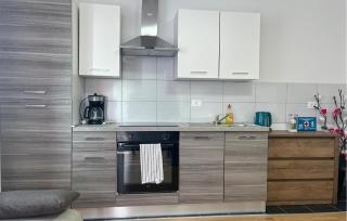 2 Bedroom Gorgeous Apartment In Umag - 1