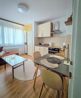 Cozy Urban Nest - 3