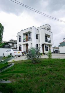 Luxury Meets Comfort in Mbezi Beach - Dar es Salaam - 0