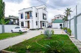 Luxury Meets Comfort in Mbezi Beach - Dar es Salaam - 3