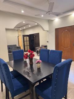 The Home Away From Home - Karatschi - 6