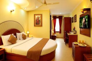 Hotel TJS Royale, Karol Bagh, 2 Mins from Metro - New Delhi - 6
