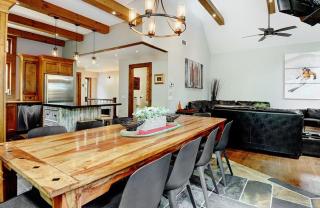 Beautiful 5 Bedroom Chalet for Rent in Stoneham - 4