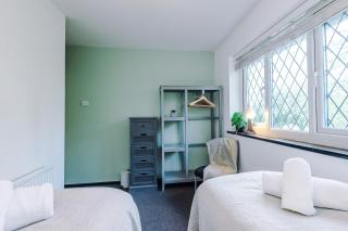 Stylish home - 5G wifi - FREE off-road parking - Sleeps 7 - 2