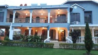 Ezra Boutique Hotel - 4