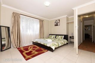 Midrand Premium Villa at Noordwyk - Midrand - 8