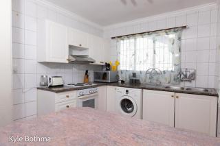 Midrand Premium Villa at Noordwyk - Midrand - 7