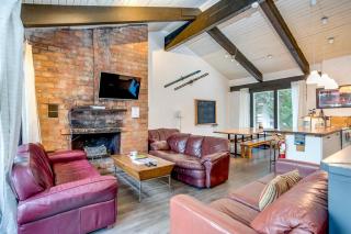 Happy Daze Big Space Near Village Hot Tub 38L-194 - Blue Mountains - 9