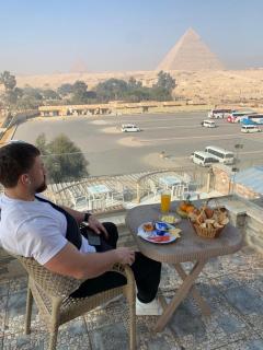 Tut & Pyramid View - 6