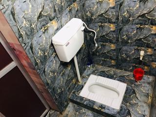 Krishna rooms & dormitory nearby ghats & kaal Bhairav temple - 1