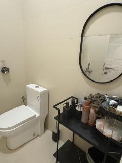 شقة مريحة صالة غرفتي نوم حديقة - 7