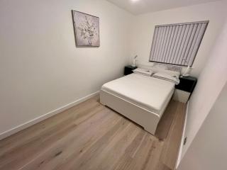 Luxurious Entire 2-Bedroom Apartment in the Heart of Bromley - Bromley - 4
