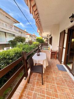 Summer sanctuary -180m from the sea in the center - Pefkohori - 3