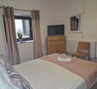 Room 2 - Beachfront - Swansea - 0