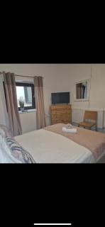 Room 2 - Beachfront - Swansea - 3