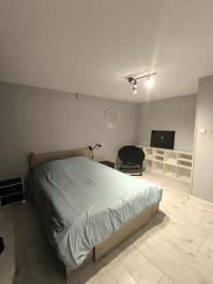 T2 jusqu'à 4 personnes en rez-de-jardin de maison, avec piscine, draps et serviettes de toilette fournis - 1