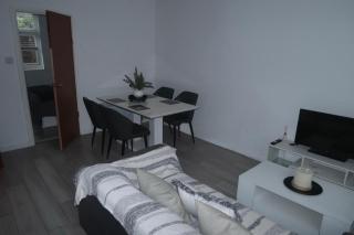 Self-Contained 1-Bed Flat in North Finchley - 6