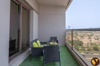 Vogue Elite Sports City One Bedroom Apartment with Balcony with Golf Views - 4