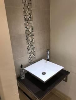 Room 3 - Beachfront - Swansea - 2