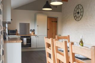 Scenic Cottage Escape in Wales - 7