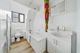 Charming 1-Bed Study w garden - Pass the Keys - 4