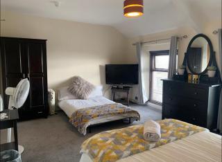 Room 8 - Beachfront - Fantastic Sea views - Swansea - 9