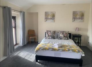 Room 8 - Beachfront - Fantastic Sea views - Swansea - 8