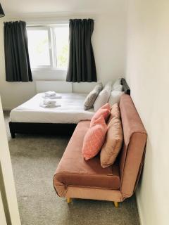 Spacious 4 bedroom apartment 20 min to Central London - Londra - 6