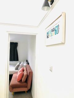 Spacious 4 bedroom apartment 20 min to Central London - Londra - 9