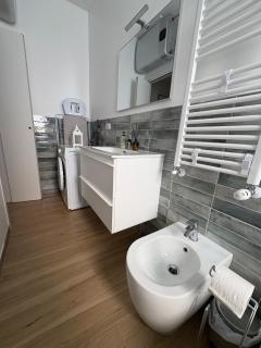 Milan Loreto Apartment 15 mins from Duomo - M1 rovereto - Milan - 2